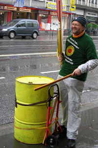 Denn wenn et Tr&ouml;mmelchen jeiht, dann stonn mer all parat...