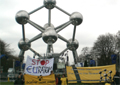 Aktion vor dem Atomium in Brüssel, 23. März 2007 Aktion vor dem Atomium in Brüssel, 23. März 2007