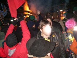 wendland06_auftaktdemo_feuer250